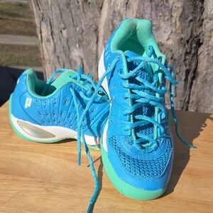 Prince Women's Athletic Sneakers in Bright Aqua and Teal